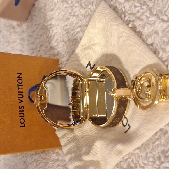 Louis Vuitton MonogramVisit Porte-Clé Boîte Chapeau Bag. - Picture 10 of 11